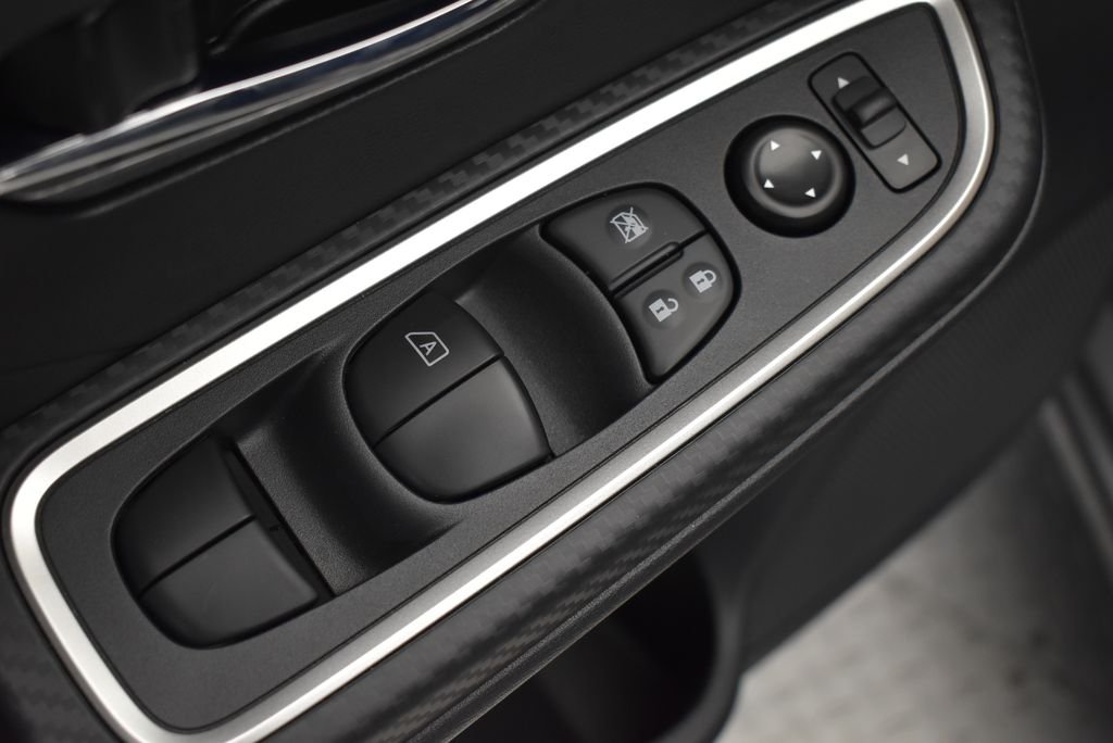2025 Nissan Versa Sedan SR - Photo 12