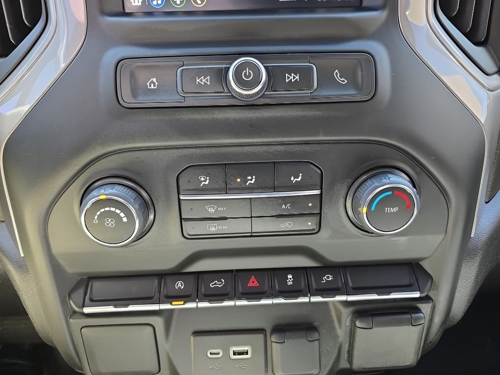 Used 2022 White Chevrolet Custom image 30