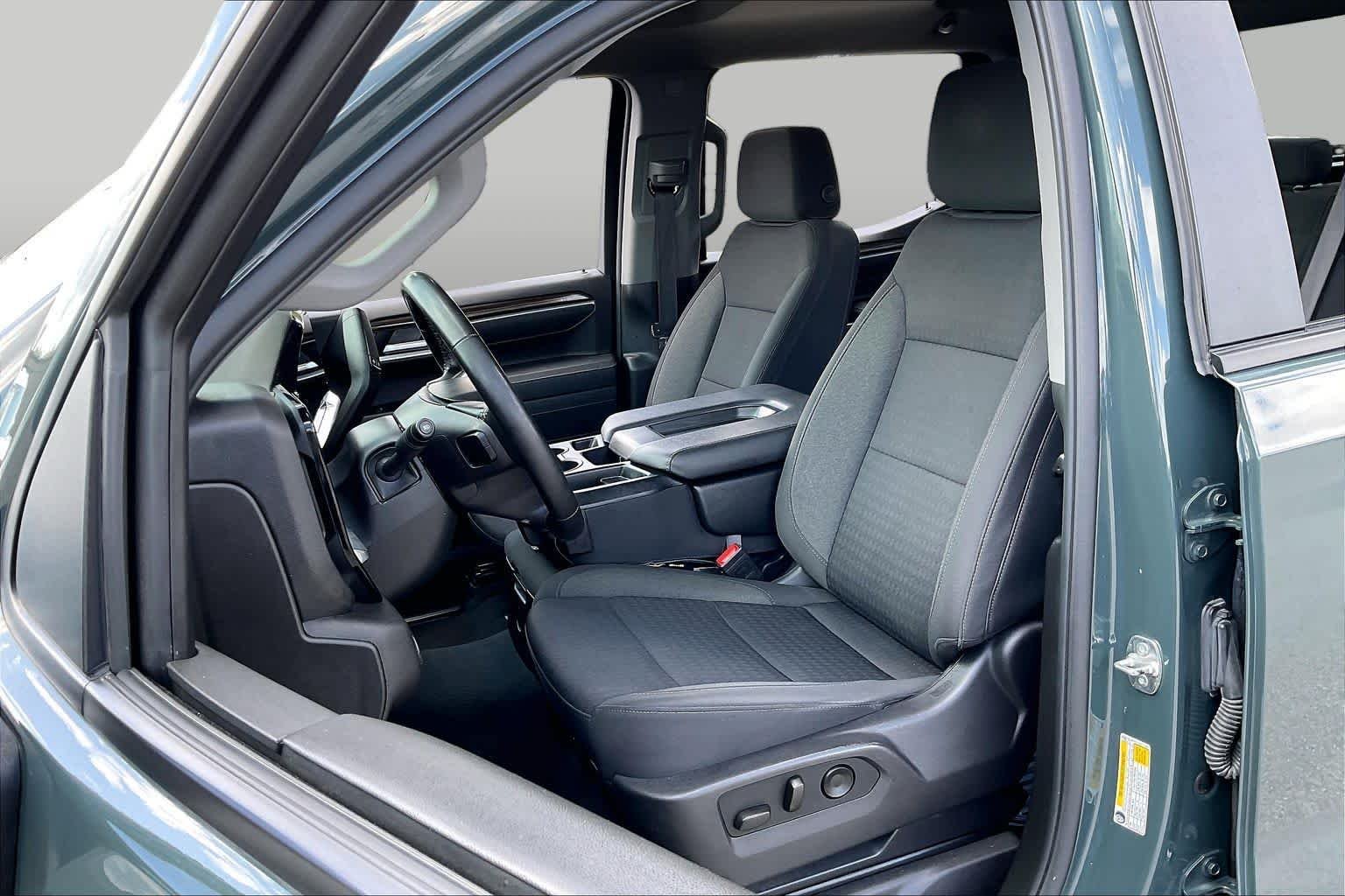 Used 2025 Cypress Gray Chevrolet LT image 8
