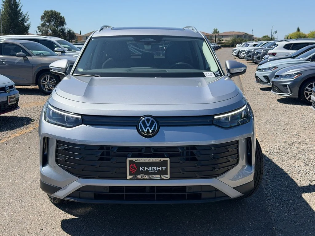 New 2026 Pyrite Silver Metallic Volkswagen SE image 4