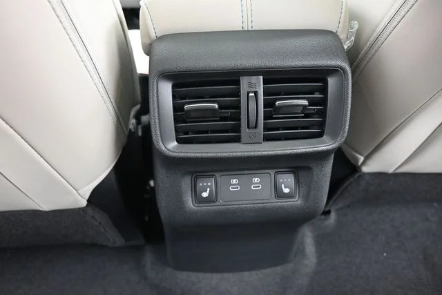 New 2026 Everest White Pearl TriCoat Nissan Platinum image 29
