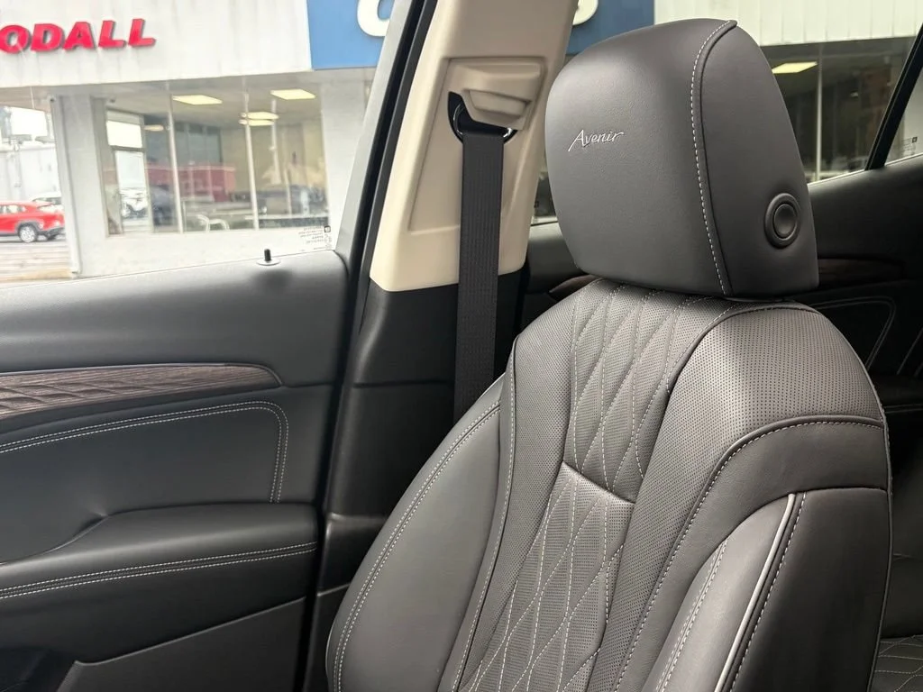 Used 2023 Ebony Twilight Metallic Buick Avenir image 19