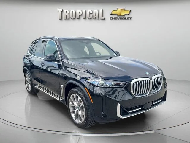 Used 2026 Black BMW sDrive40i image 4