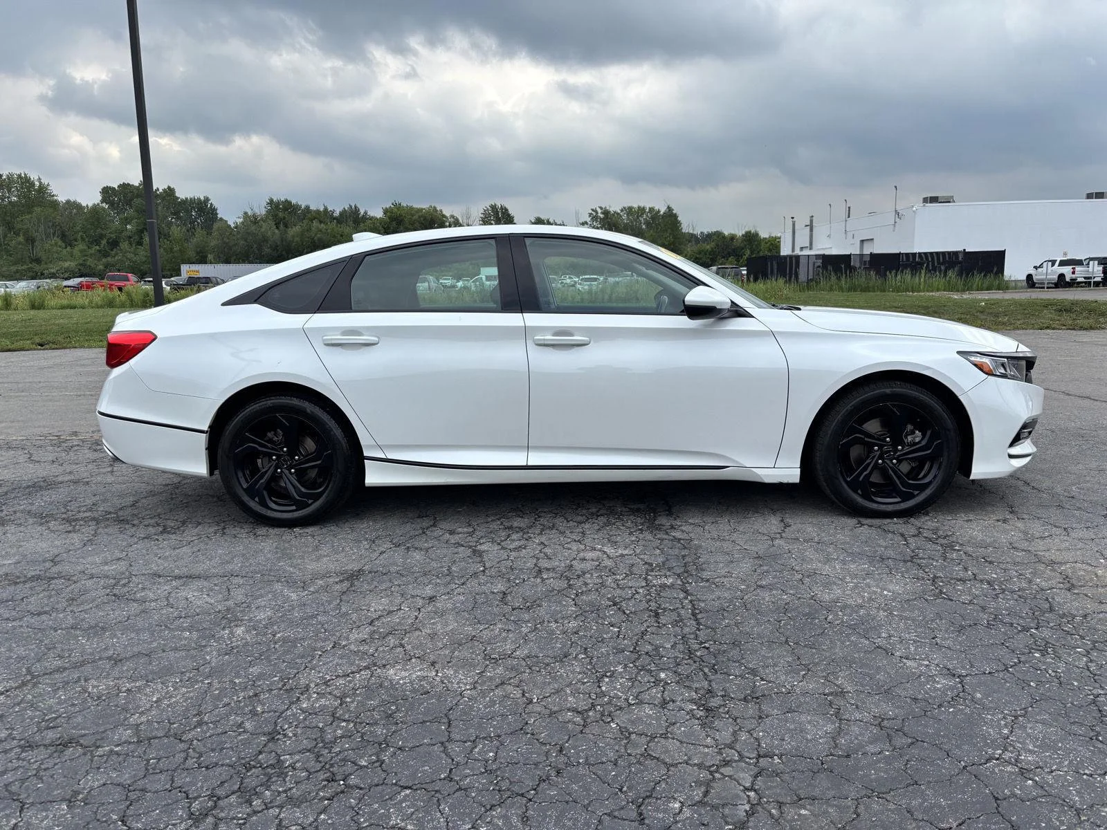 Used 2020 Platinum White Pearl Honda EX-L image 8