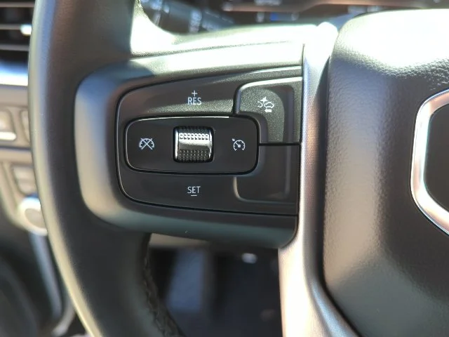 Used 2024 White GMC SLT image 12
