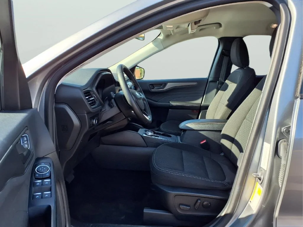 Used 2024 Silver Ford Active image 17