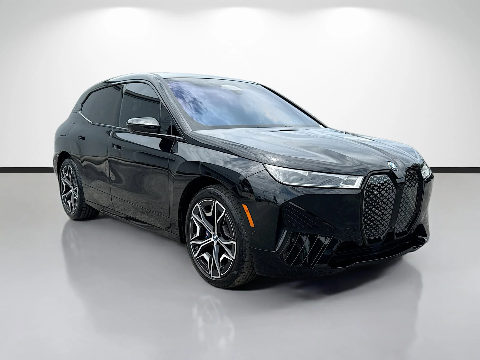 2023 BMW iX M60's photo