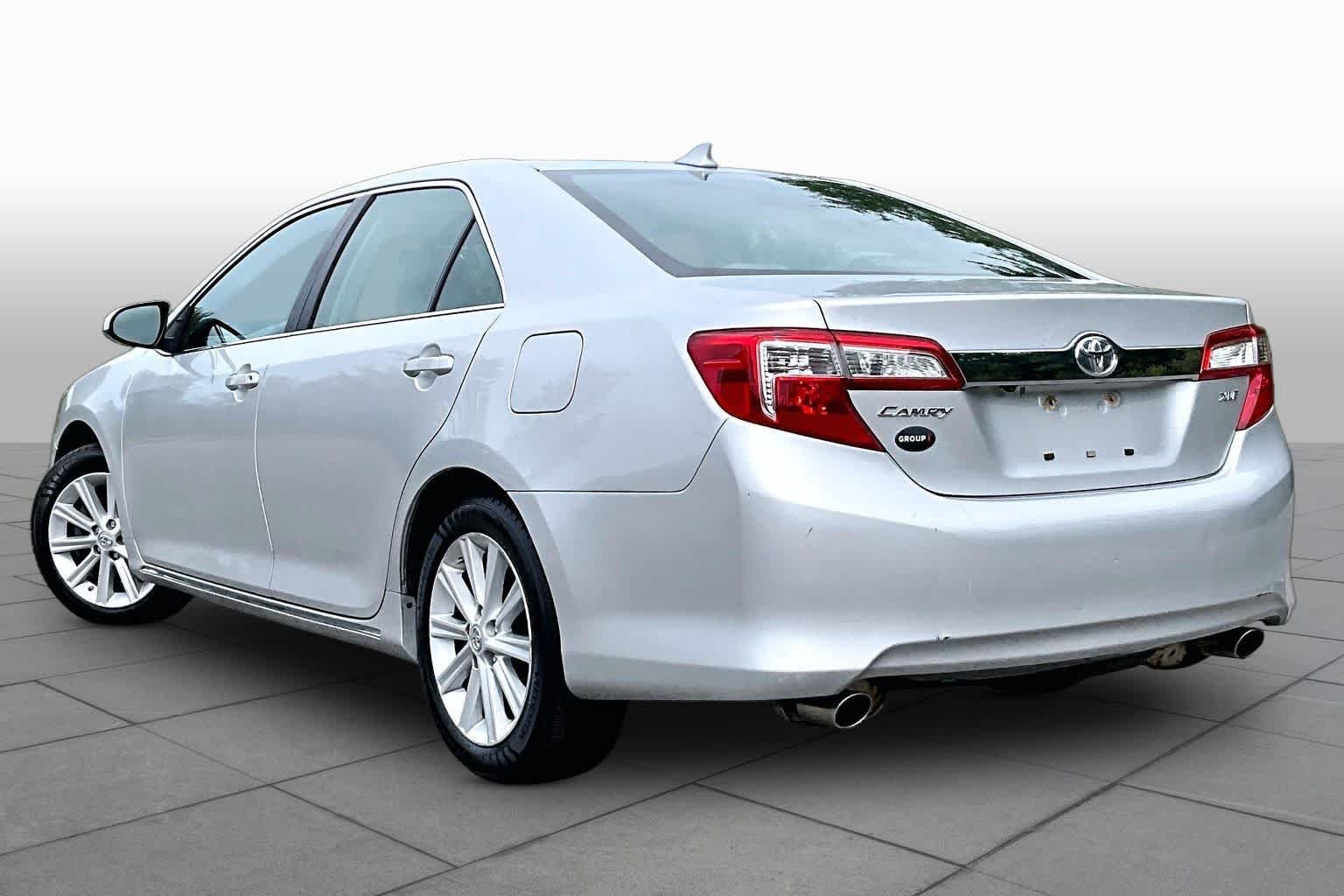 Used 2013 Classic Silver Metallic Toyota XLE image 12