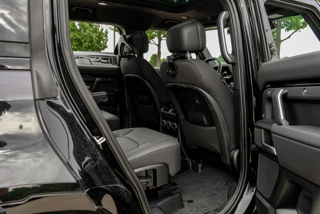 2025 Land Rover Defender V8 - Photo 46