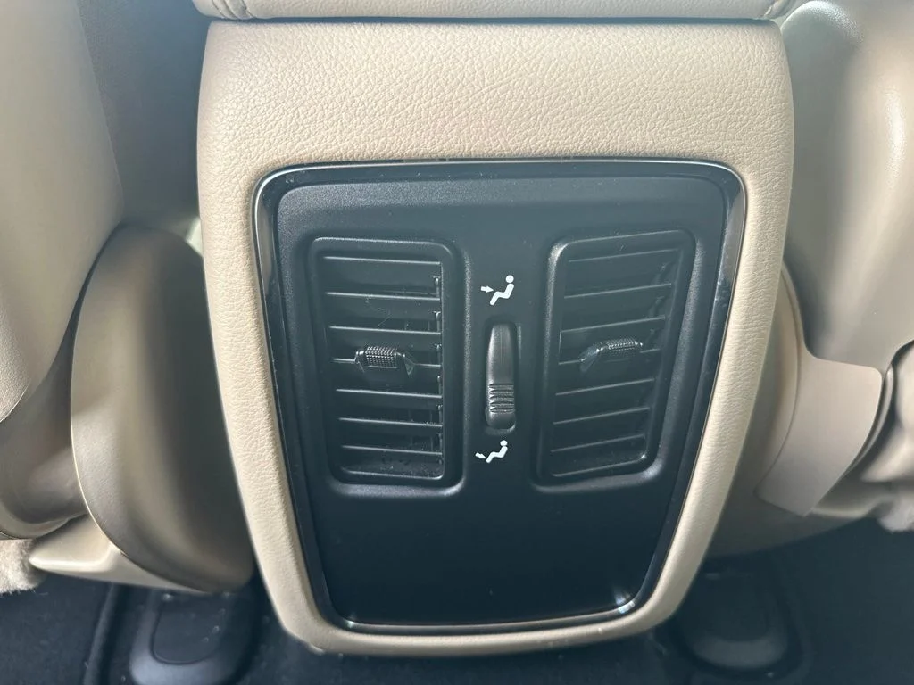 Used 2020 Diamond Black Jeep Laredo E image 22