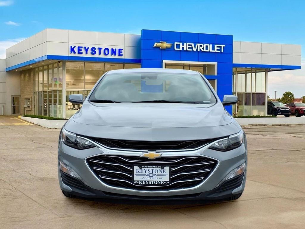 Used 2025 Sterling Gray Metallic Chevrolet 1LT image 8