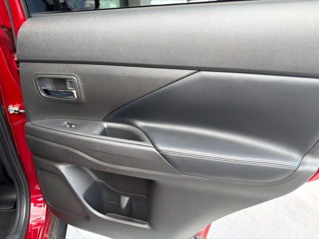 Used 2020 Red Diamond Mitsubishi SE image 32