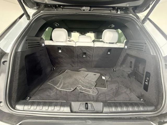 Certified Used 2023 White Land Rover SE image 28