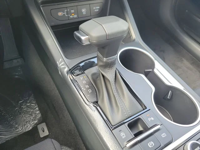 New 2026 Snow White Pearl Kia LXS FWD image 28