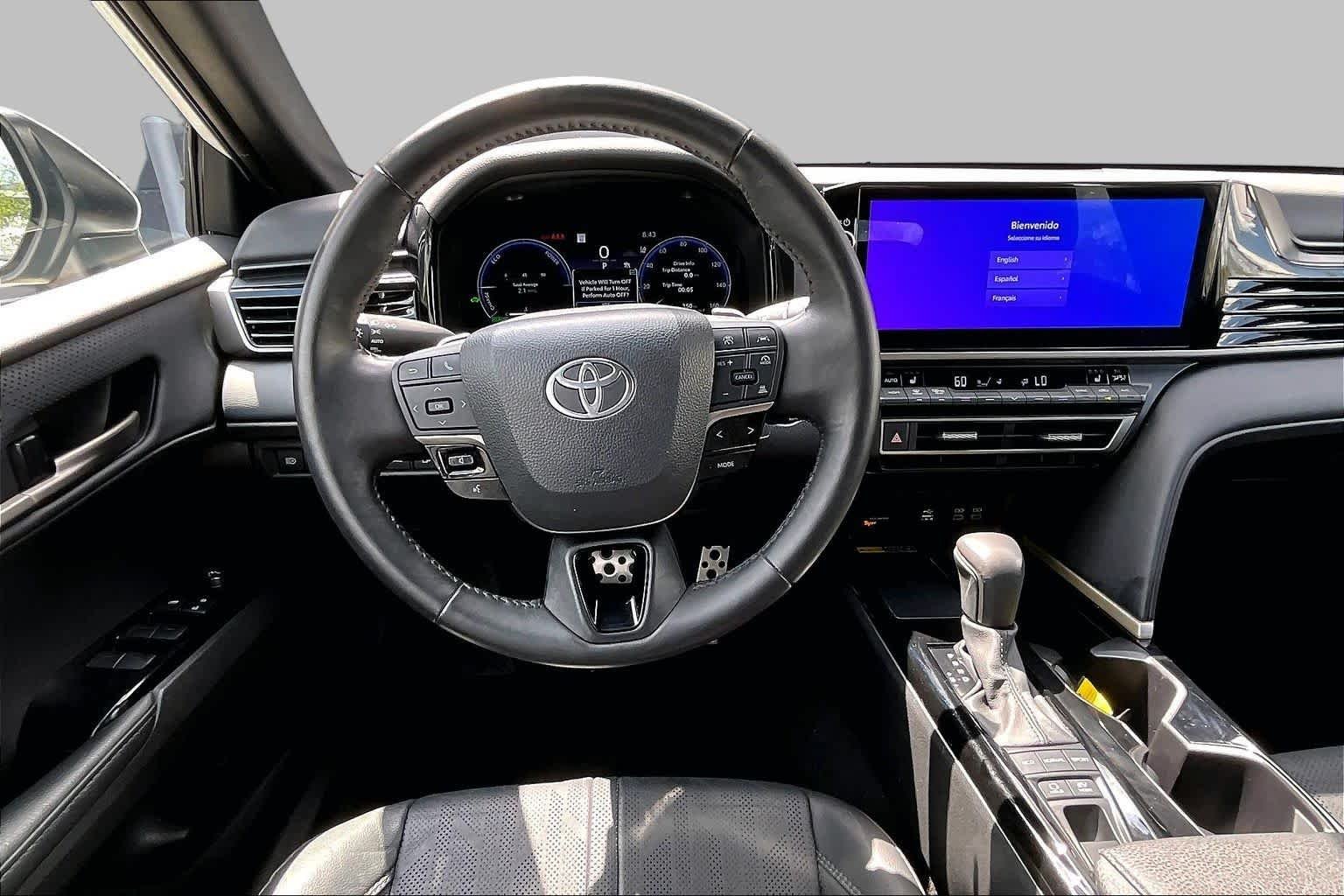 Used 2025 Wind Chill Pearl Toyota XSE image 6