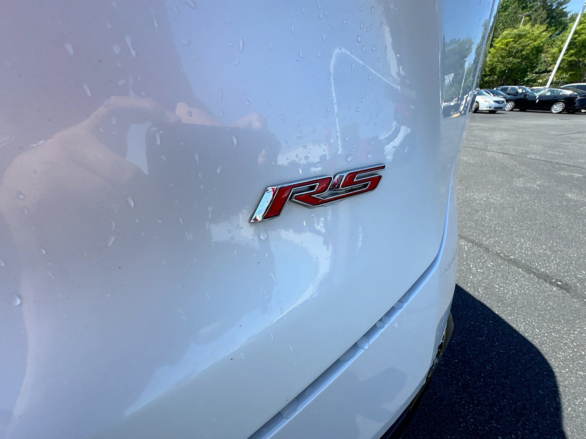 Used 2020 Iridescent Pearl Tricoat Chevrolet RS image 36