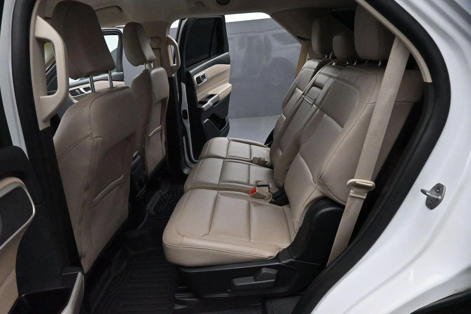 Used 2023 Oxford White Ford XLT image 28