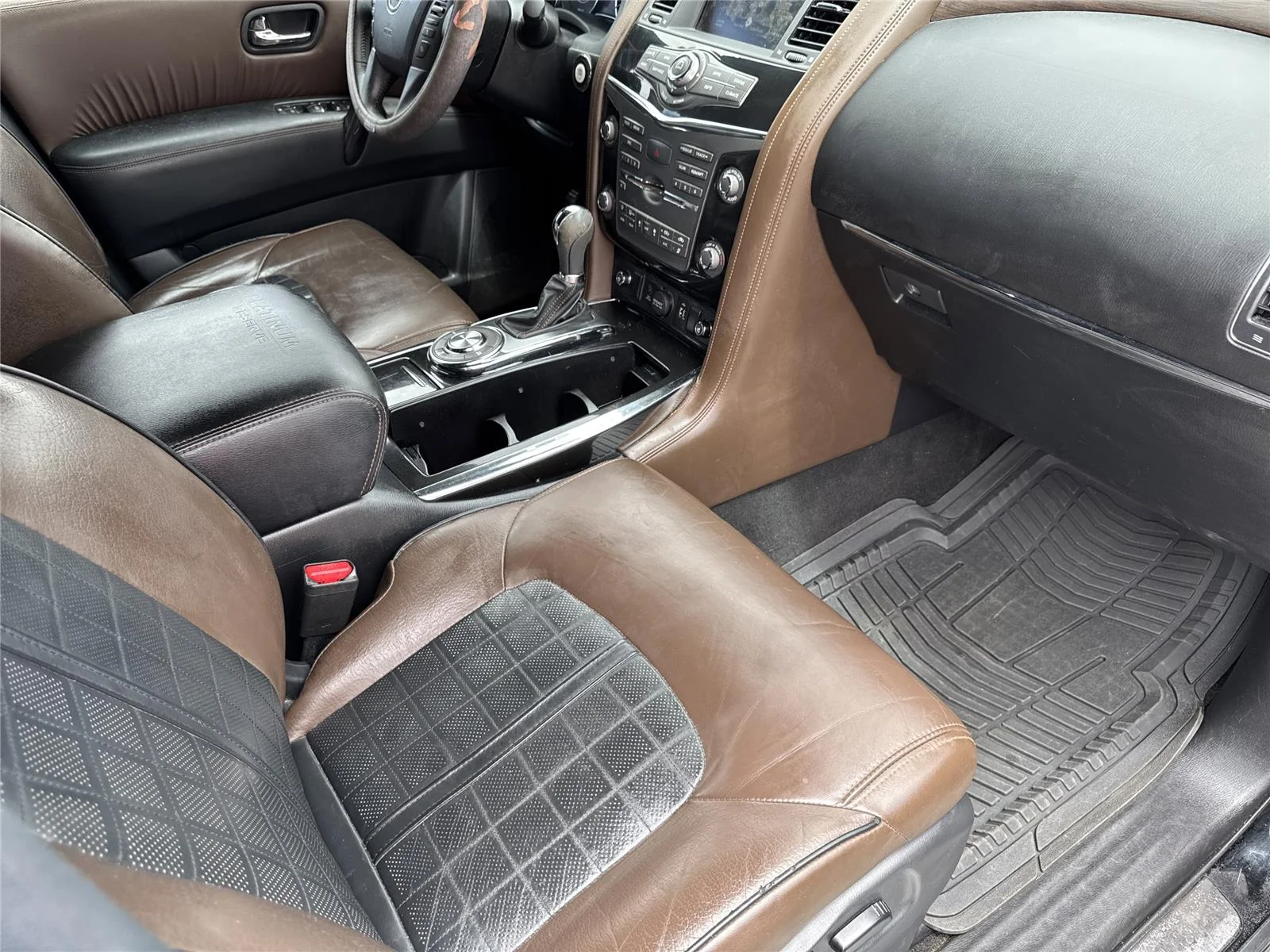 Used 2019 Super Black Nissan Platinum image 30