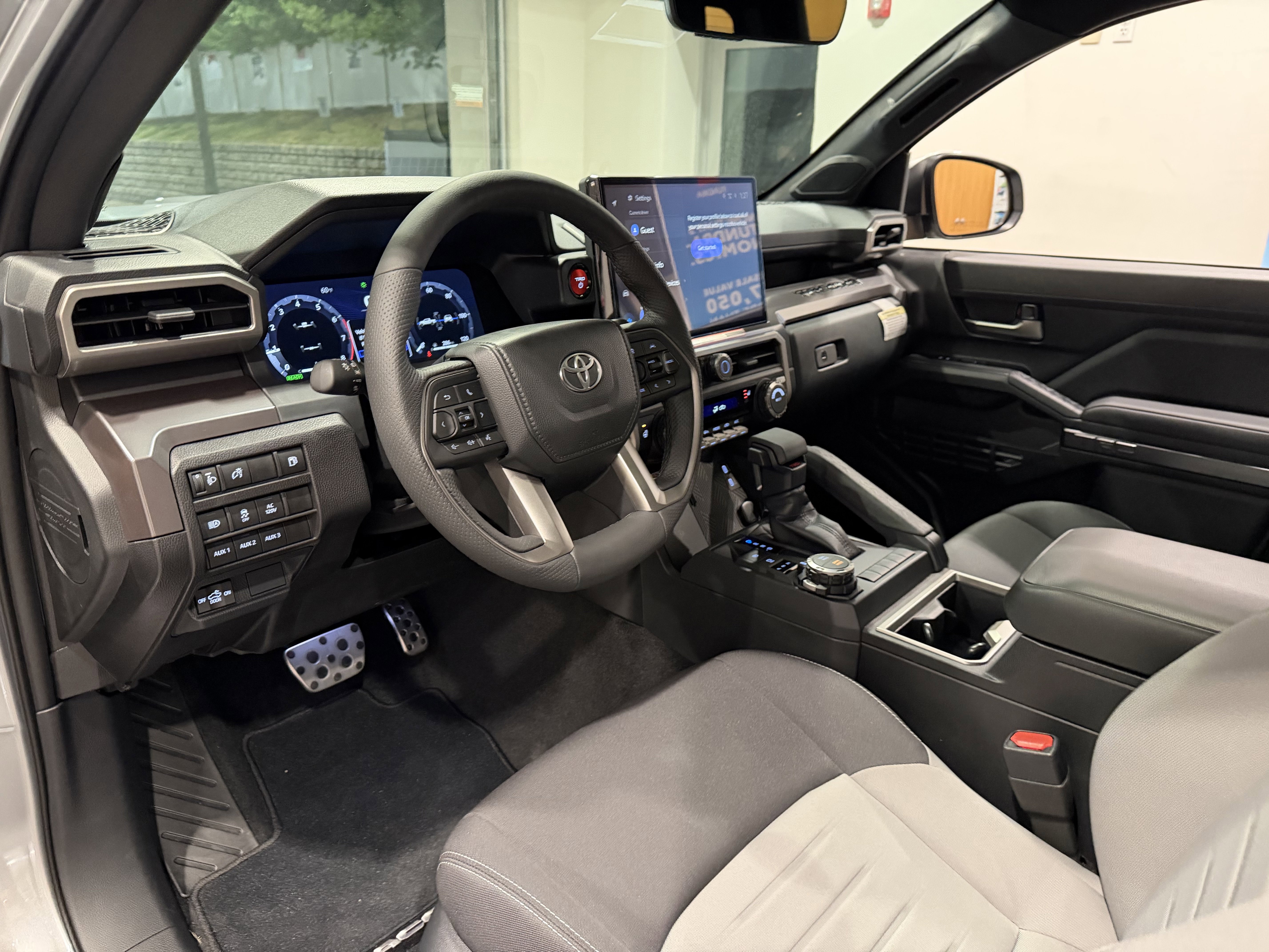 2025 Toyota Tacoma TRD Sport - Photo 29