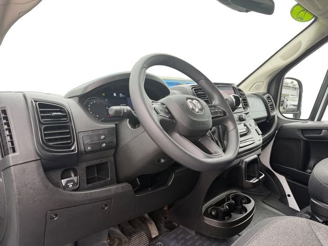 Used 2025 White Ram Base image 17