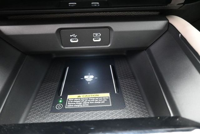 Used 2023  Honda Touring image 9