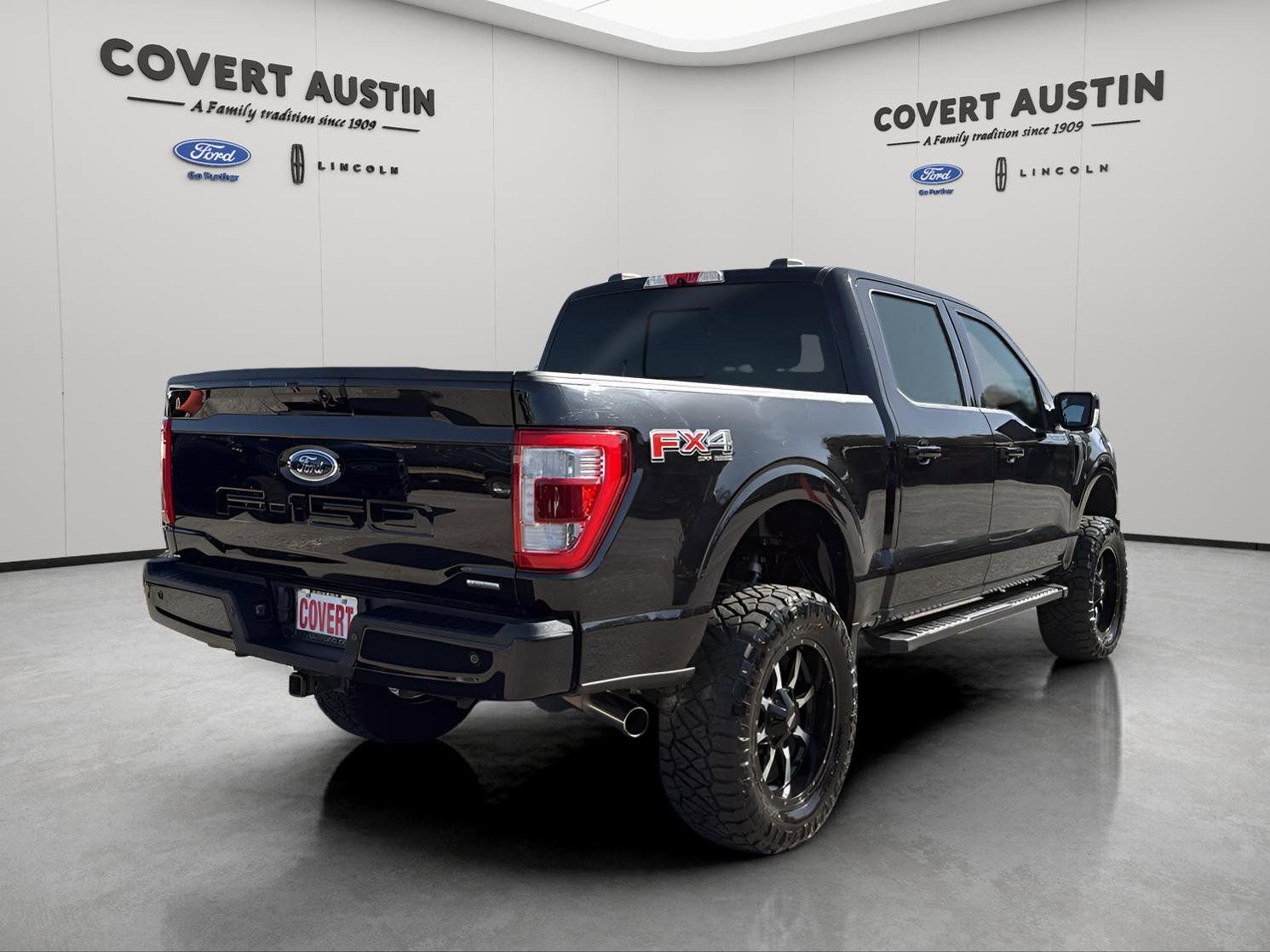 Used 2022 Black Ford Lariat image 9