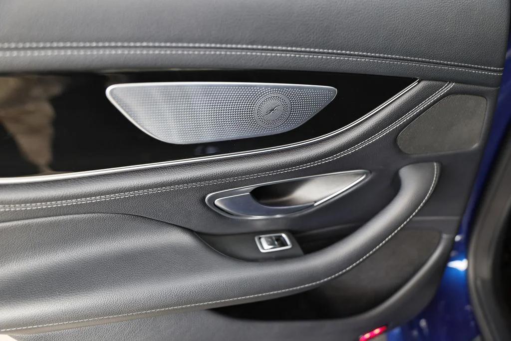 Used 2020 Brilliant Blue Metallic Mercedes-Benz Base image 27
