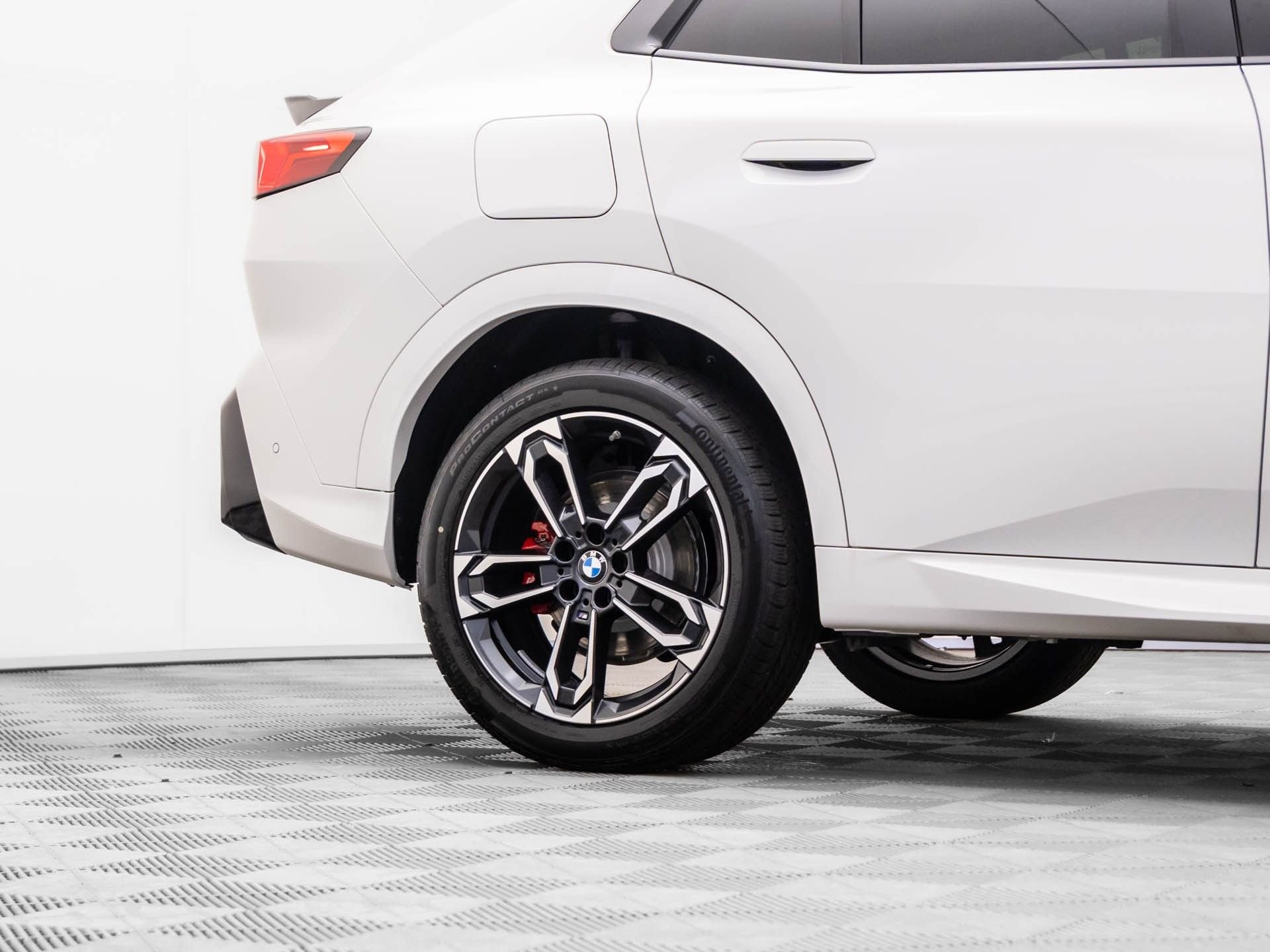 New 2026 Alpine White BMW xDrive28i image 33