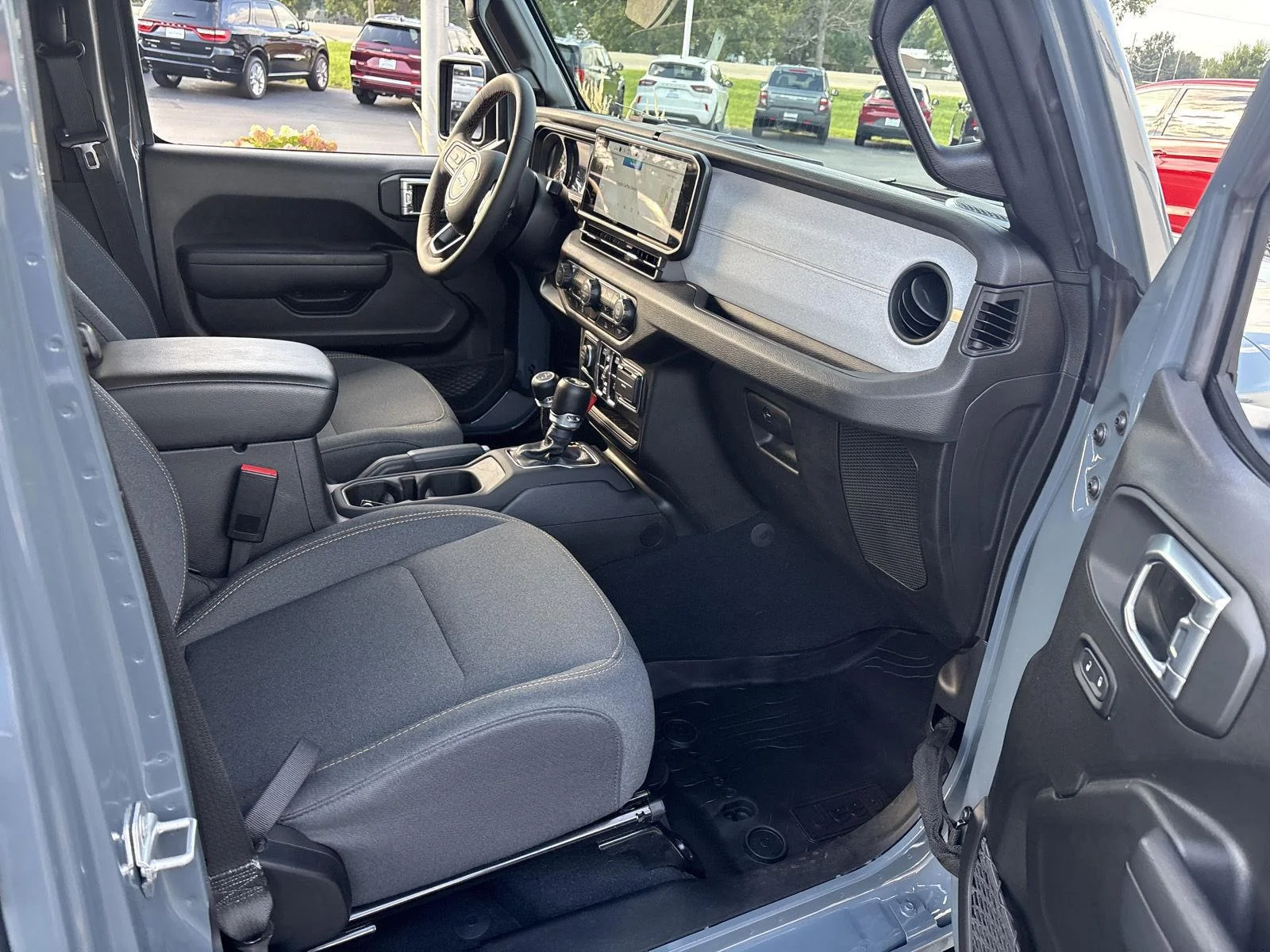 Used 2024 Anvil Clear Coat Jeep Sport S image 13