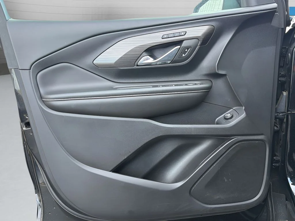 2023 GMC Terrain SLT - Photo 11