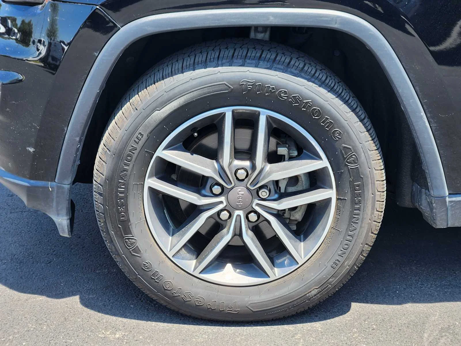 Used 2019 Black Jeep Limited 4x2 image 10