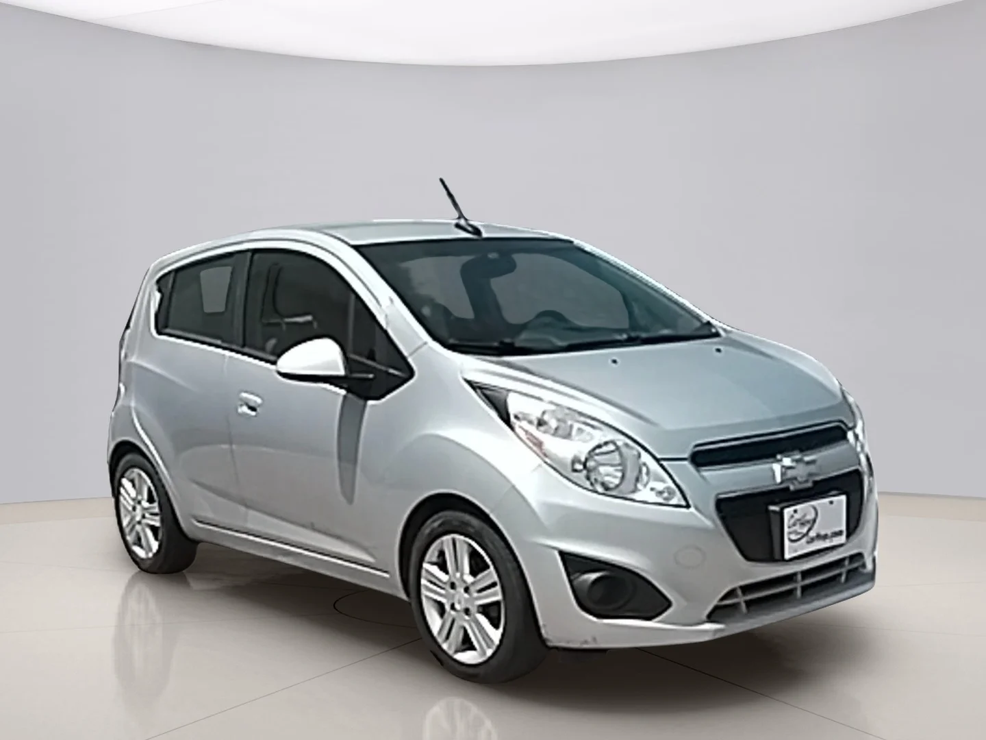 Used 2014 Silver Chevrolet LS image 7