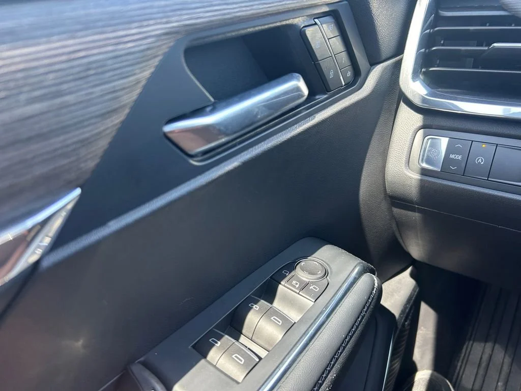 New 2026 Glacier White Tricoat GMC Denali image 32