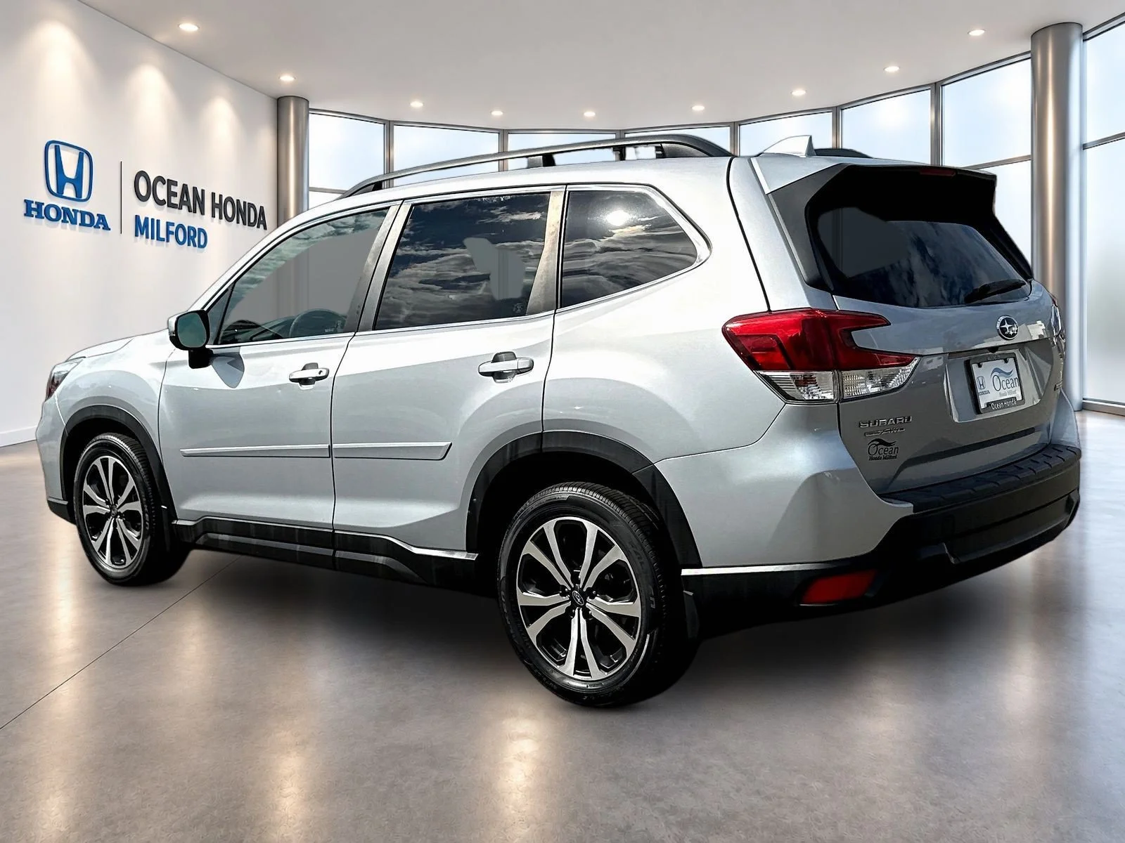 Used 2020 Ice Silver Metallic Subaru Limited image 8