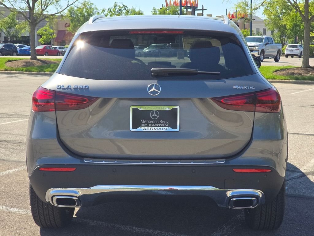 New 2026 Mountain Grey Metallic Mercedes-Benz GLA 250 image 15