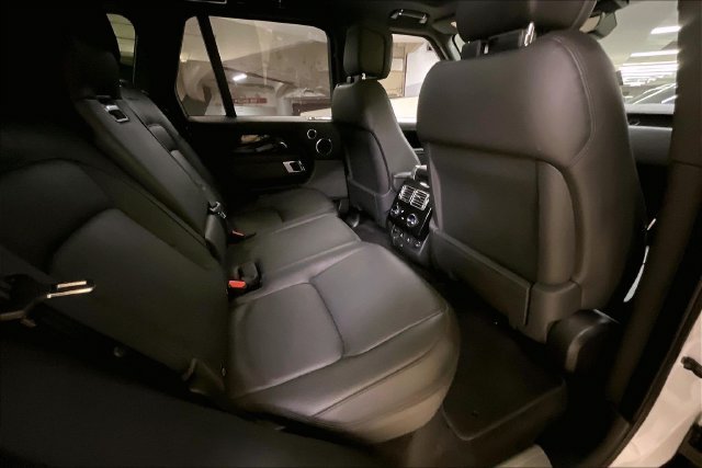 Used 2021 White Land Rover Westminster image 12