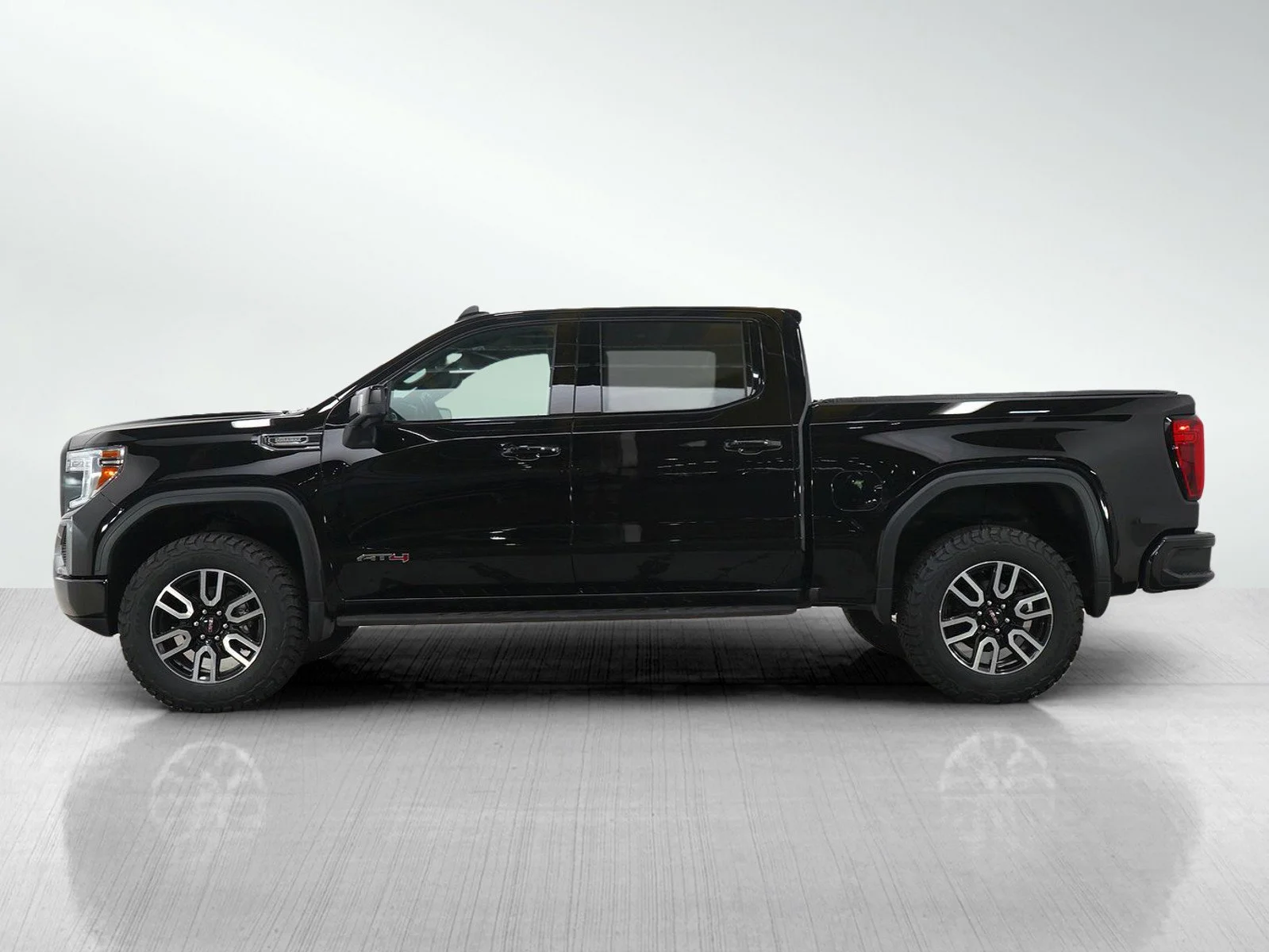 Used 2021 GMC Sierra 1500 AT4 with VIN 3GTU9EET9MG350512 for sale in Roseville, Minnesota
