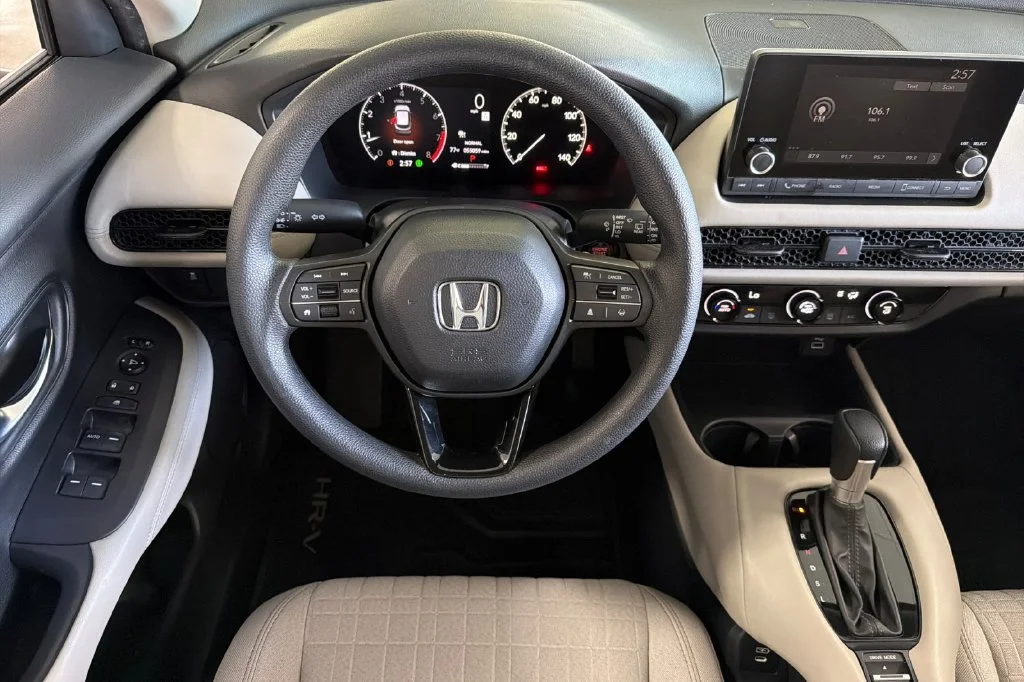 Used 2025  Honda LX image 19