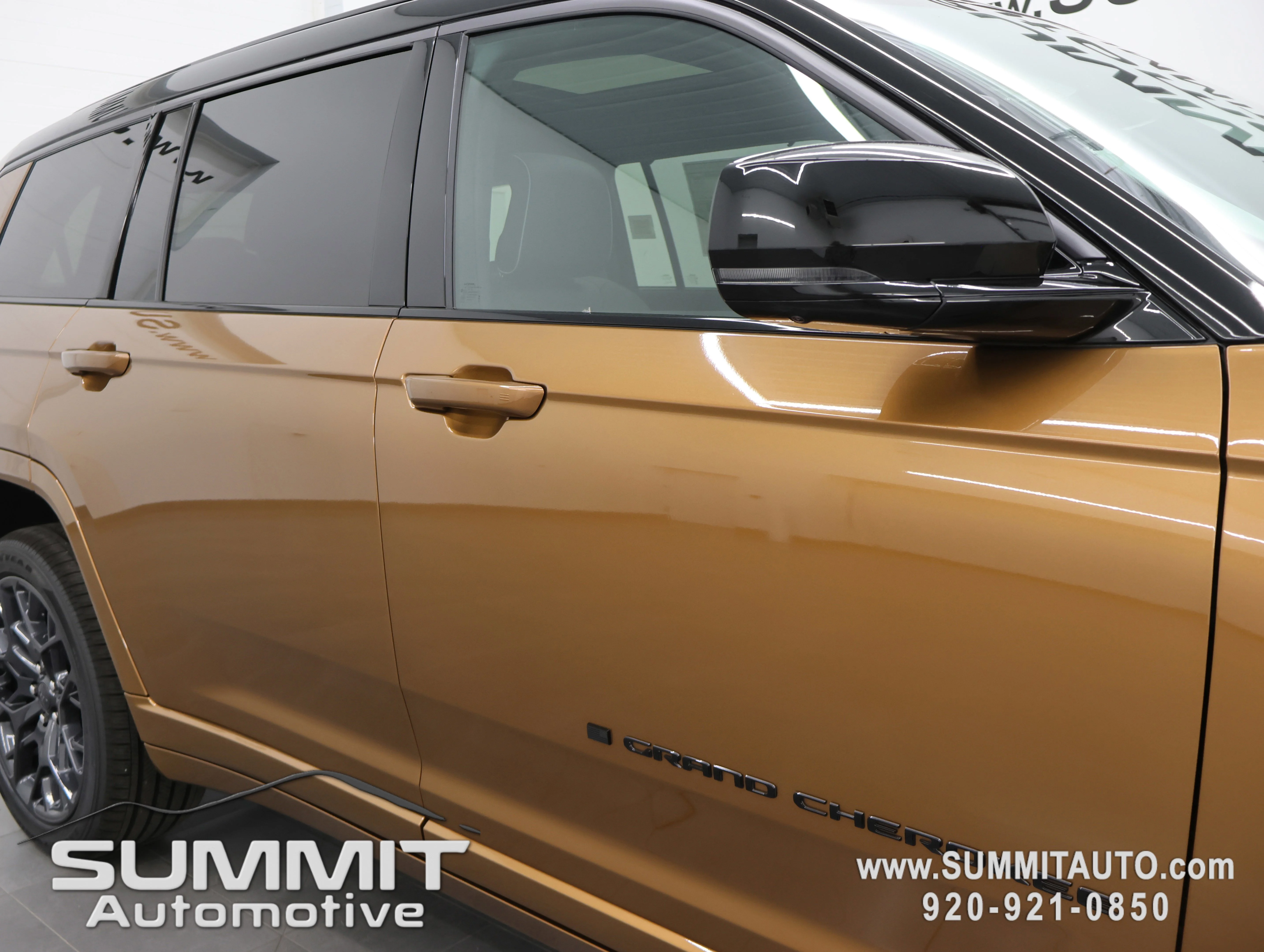 New 2026 Copper Shino Metallic Clear-Coat Exterior Paint Jeep Summit image 29
