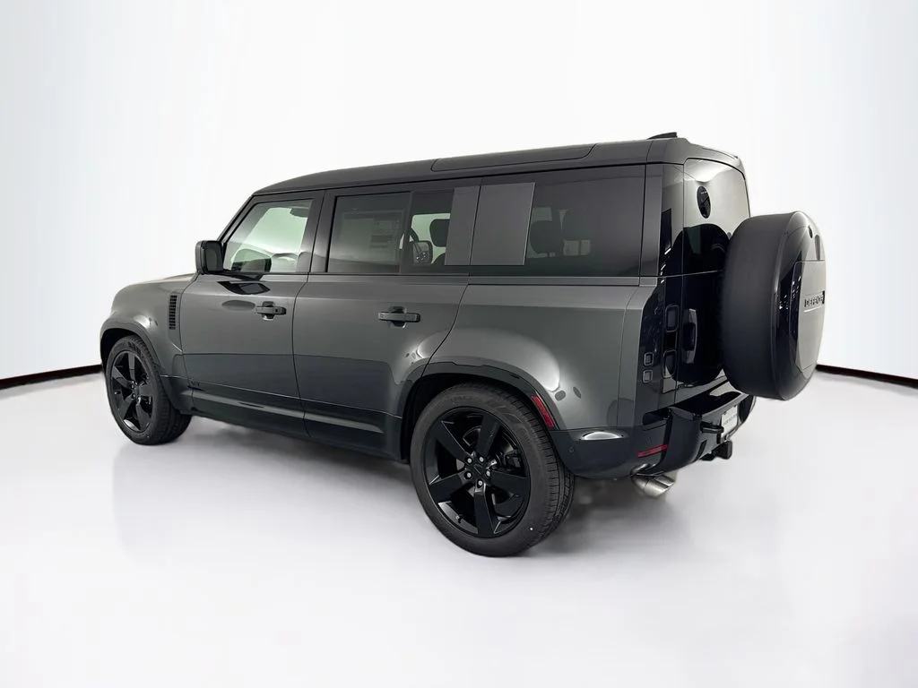 New 2026 Carpathian Grey Land Rover V8 image 7