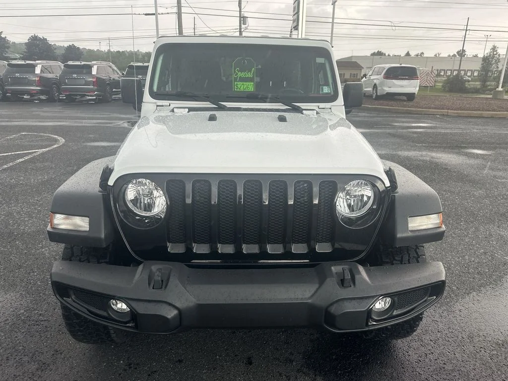Used 2021 White Jeep Unlimited Willys image 3