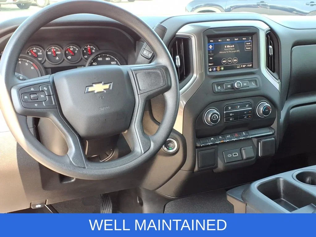 Used 2025 White Chevrolet Custom image 6