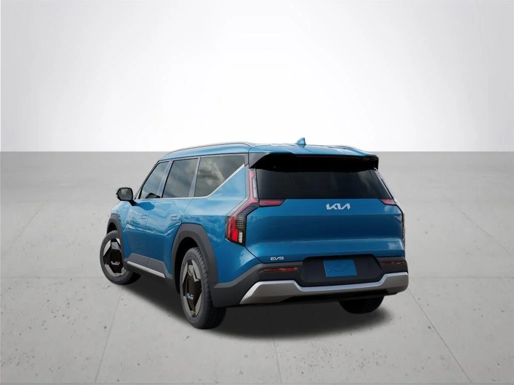 New 2026 Blue Kia Wind image 4