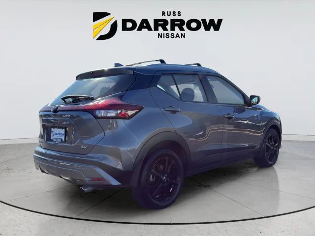 Used 2024 Gray Nissan SV image 5
