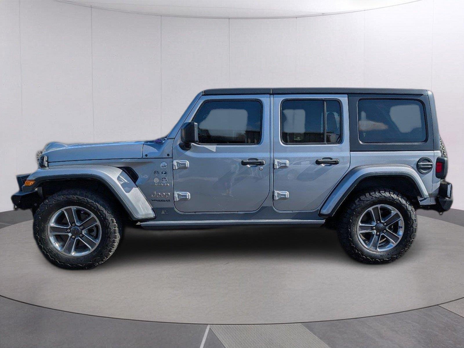Used 2020 Billet Silver Metallic Clearcoat Jeep Sahara image 2