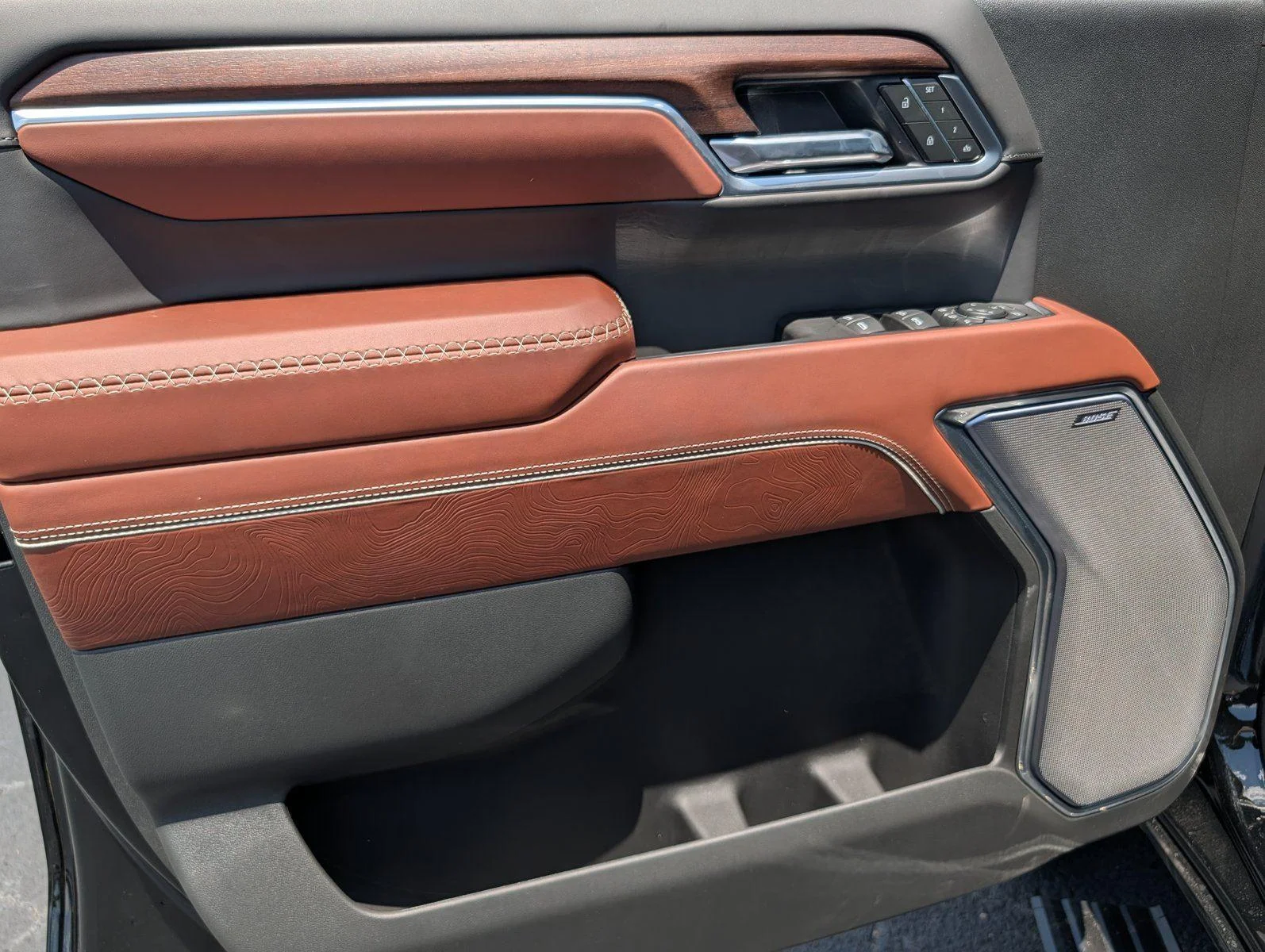 New 2026 Onyx Black GMC Denali Ultimate image 15
