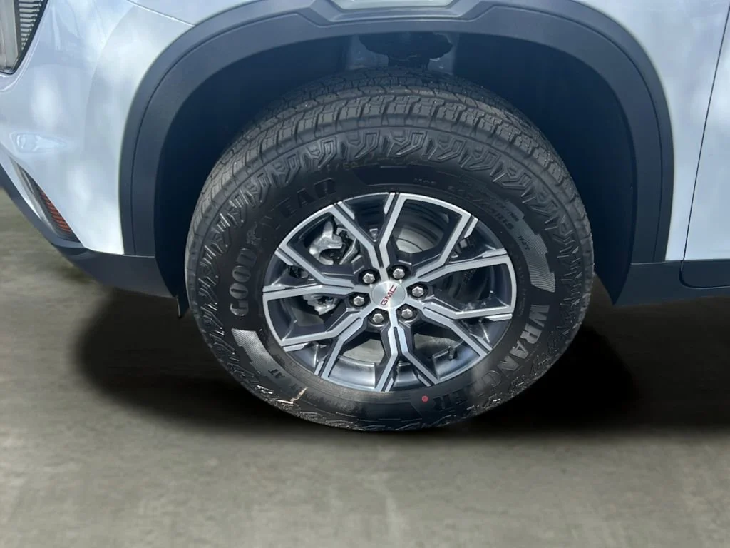 New 2026 Glacier White Tricoat GMC AT4 image 41
