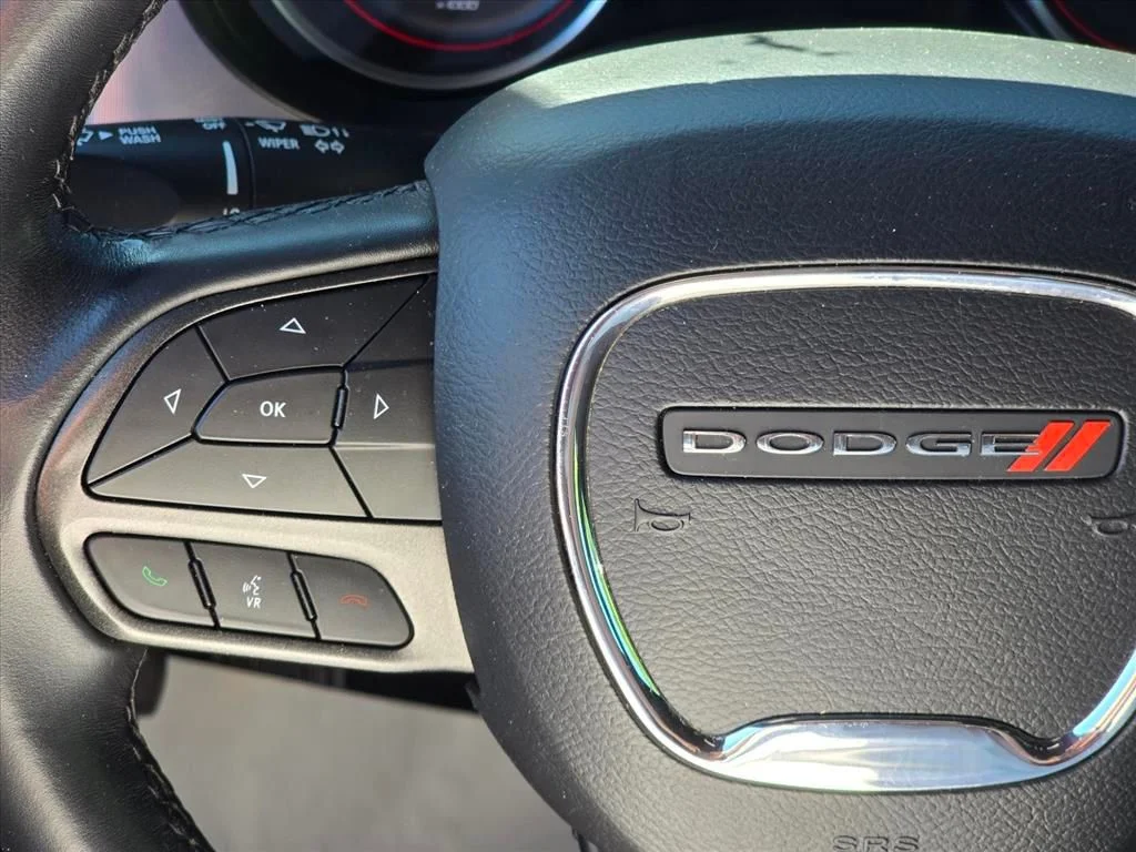 Used 2022 White Dodge SXT image 15