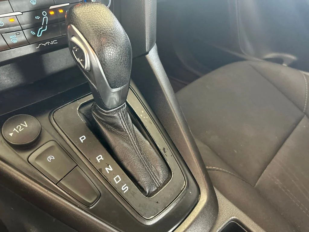 Used 2018 Gray Ford SE image 9