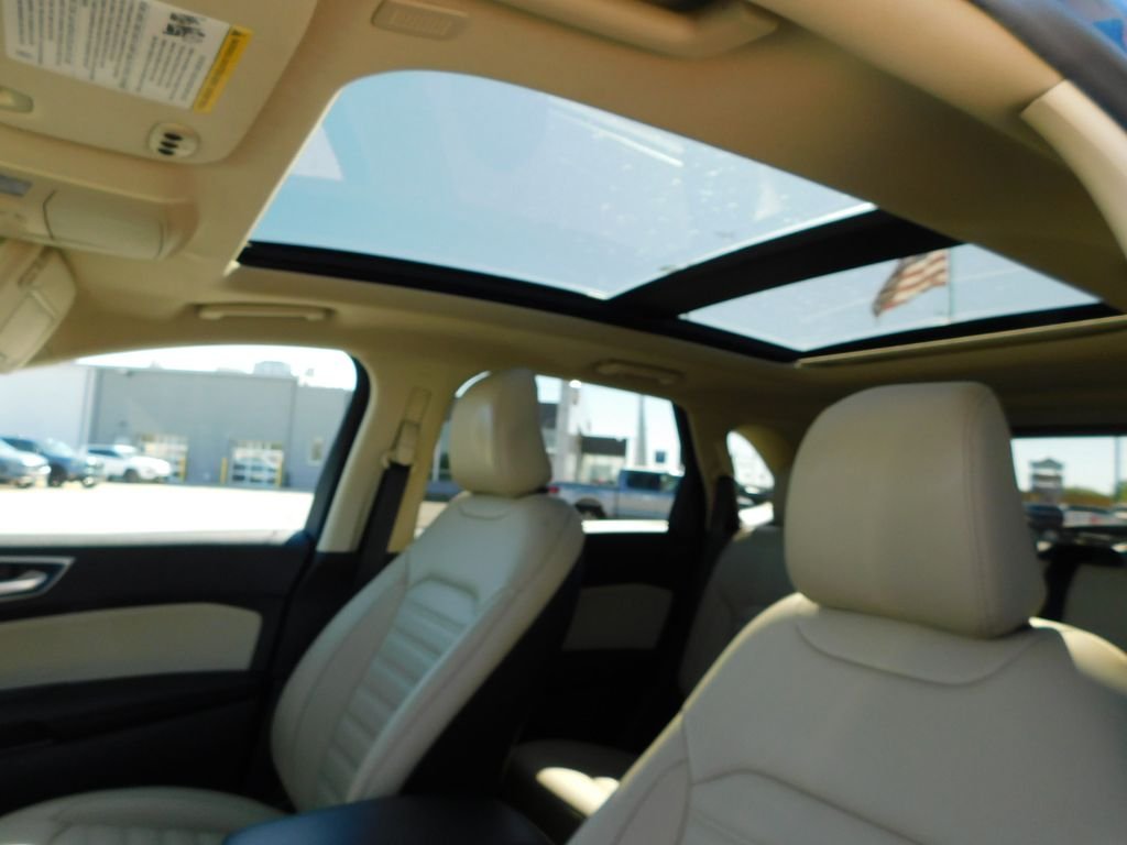 Used 2023 Blue Ford SEL image 15